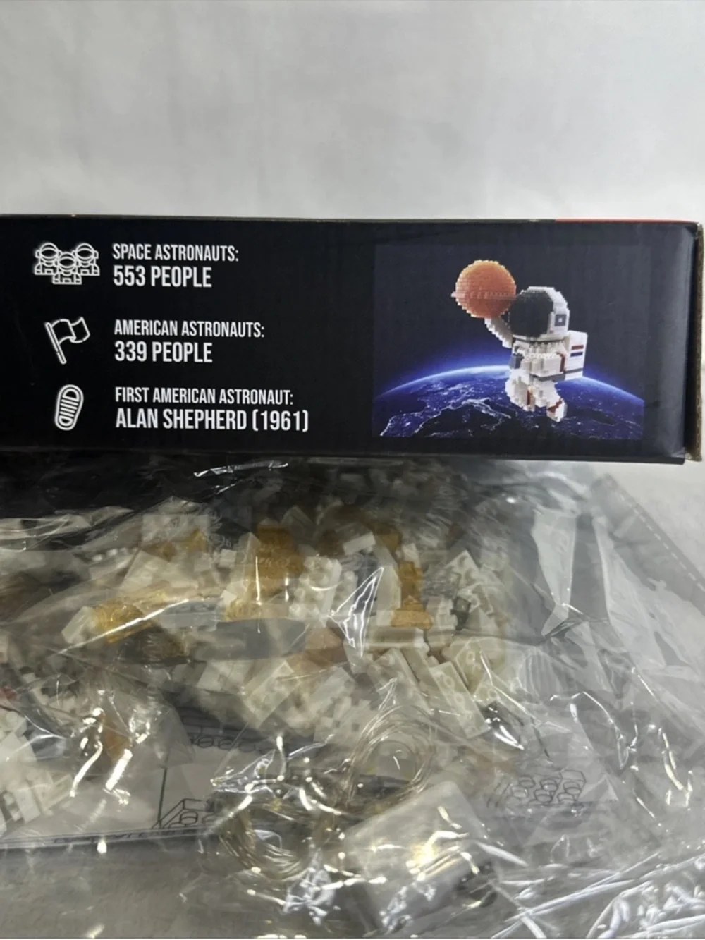 Toyzon NASA Space Anomaly Space Dunk Mini Block Set Led Light Kit 954 Pieces